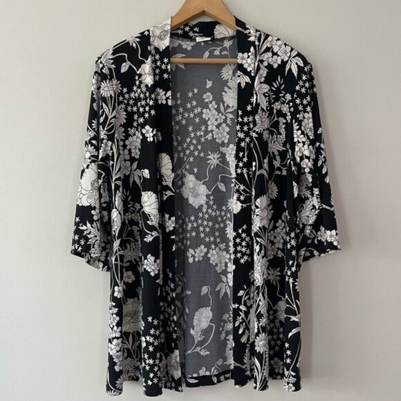 New Kim & Co Black & White Lightweight Floral Belted Cardigan Size XS bin 3D - Picture 2 of 5